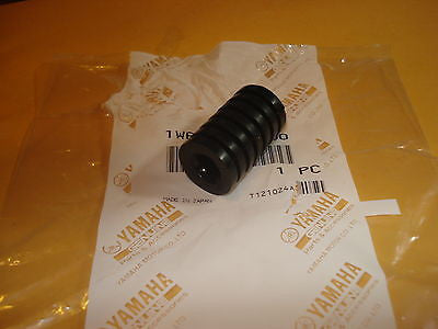 Yamaha IT125 IT175 IT200 IT250 IT400 IT425 IT465 IT490 shifter rubber OEM