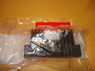 Honda FT500 NT650 CBR600 CBR600F VFR700 VFR700F VFR750F tank rubber mount OEM