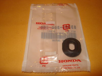 Honda  XL175 XL250 XL250S XL350 side cover grommet OEM