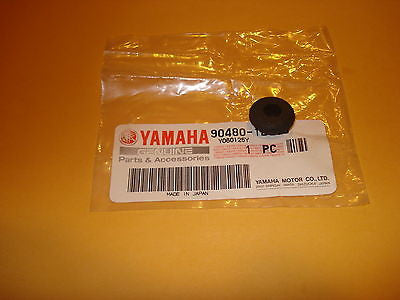 Yamaha XS1 XS2 YJ1 JT1 JT2 R5 RD125 RD200 RD250 RD350 RD400 fender grommet OEM