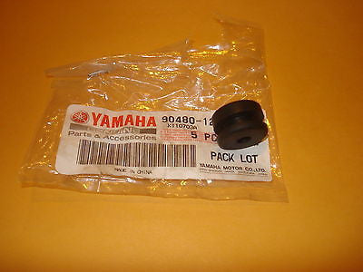 Yamaha DT50 DT100 DT125 DT175 DT250 DT360 DT400 BW200 side cover grommet OEM